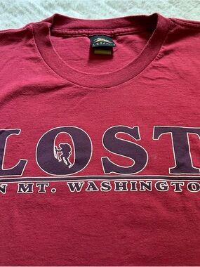 Vintage 1990s Men’s Red Graphic Crewneck T-Shirt - Mt. Washington XL